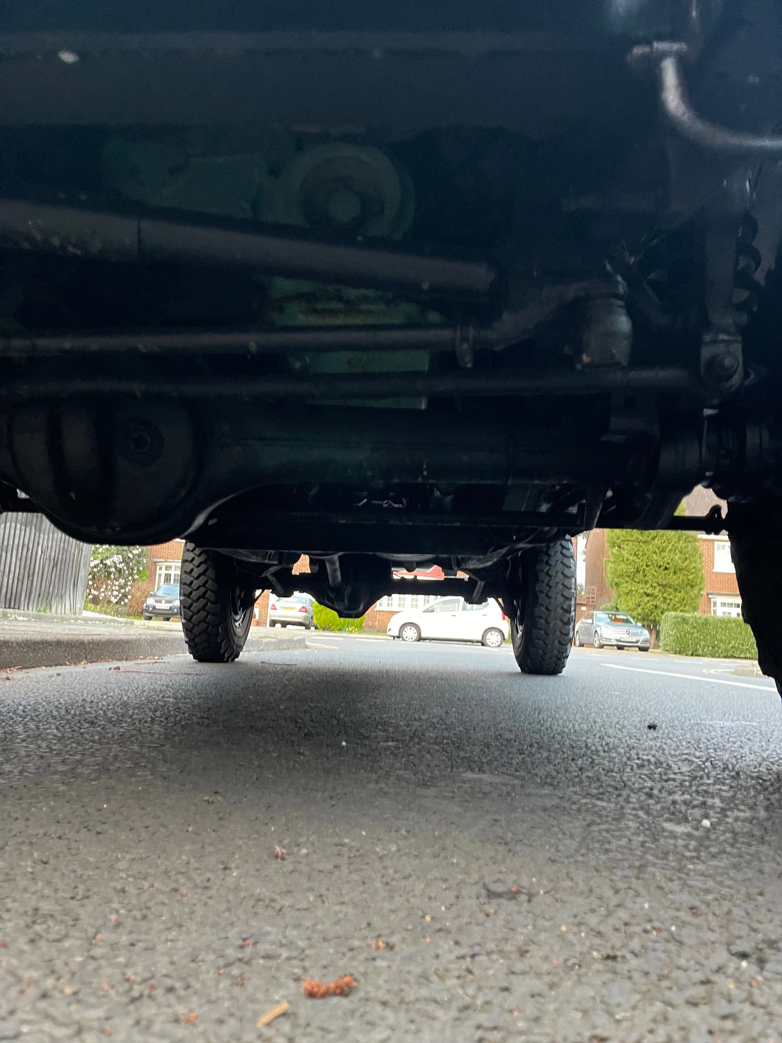 Wide view along the centre of the Defender underbody