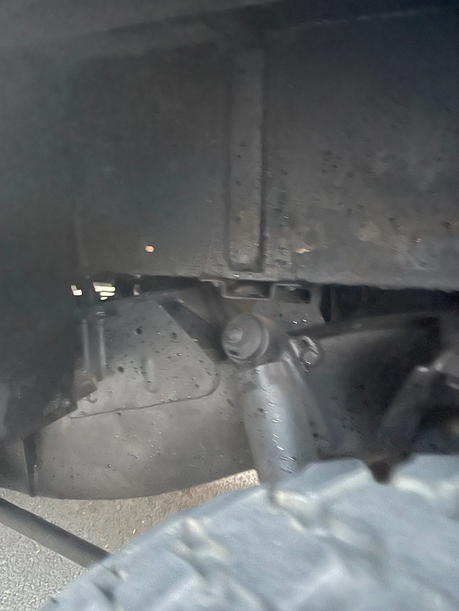 Undersealed floor and chassis section beneath the Defender